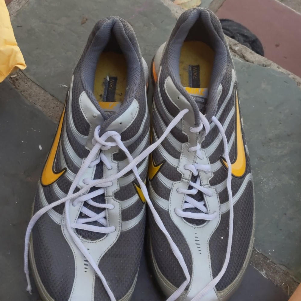 Men's nike sneakers